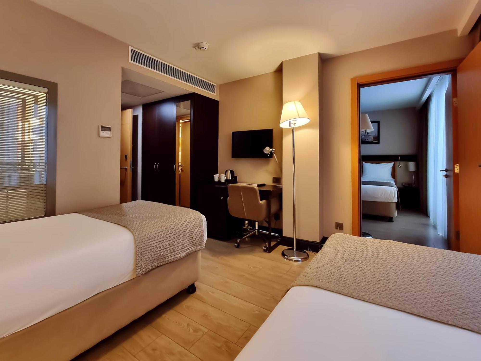 Port Bosphorus Hotel Istanbul Exterior photo